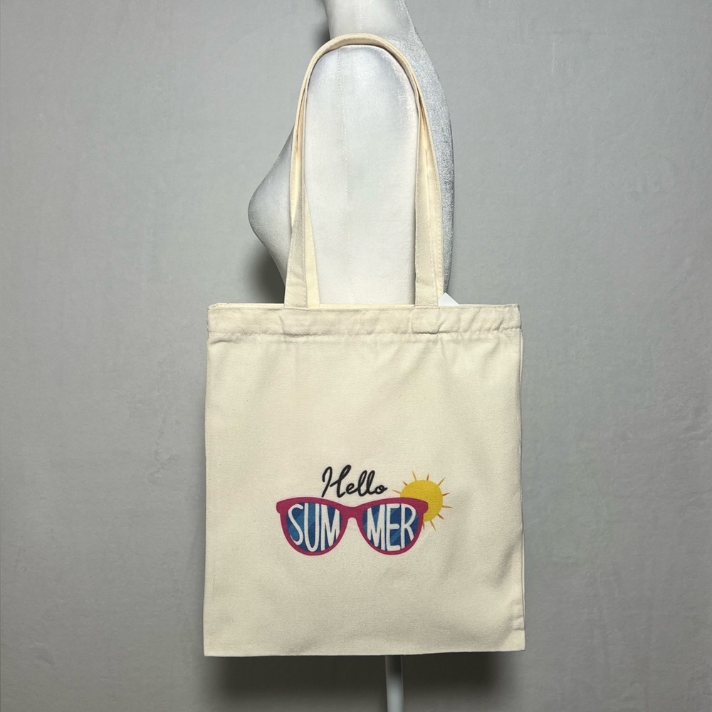 NWT Canvas Tote Bag with Zipper and Inner Pocket - Hello SUMMER sunglasses